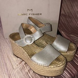 Marc Fisher silver platform chunky sandals glitter 70’s retro babe doll ootd